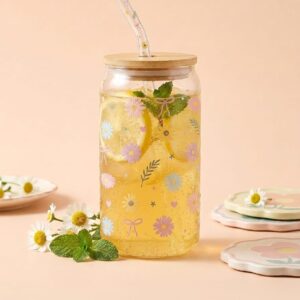 Vaso de vidrio con tapa de bambú y diseño floral